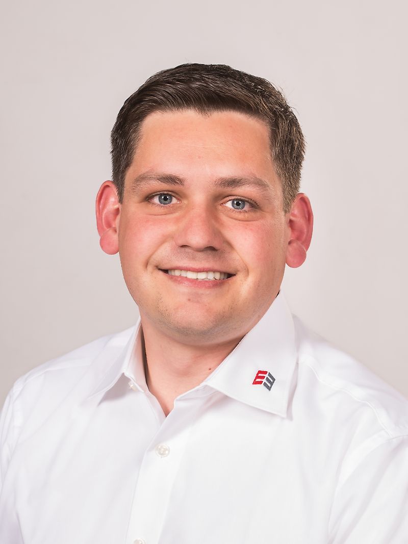 Contacto Sr. Deniz Bremkamp