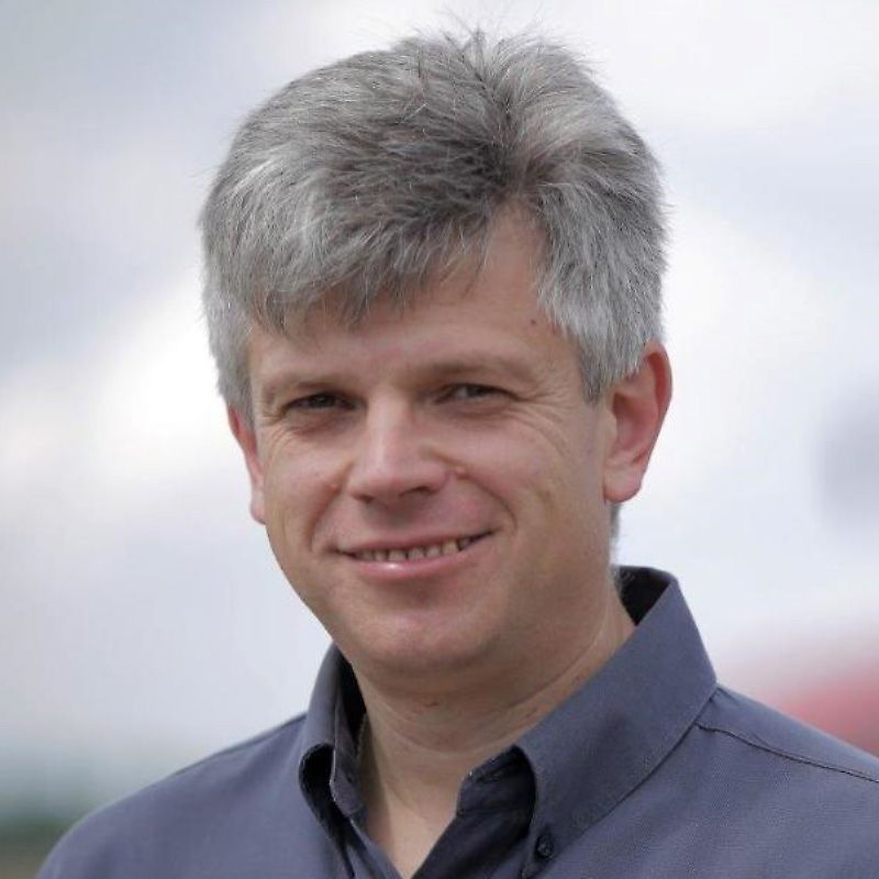 Contacto Sr. Dmytro Sredin